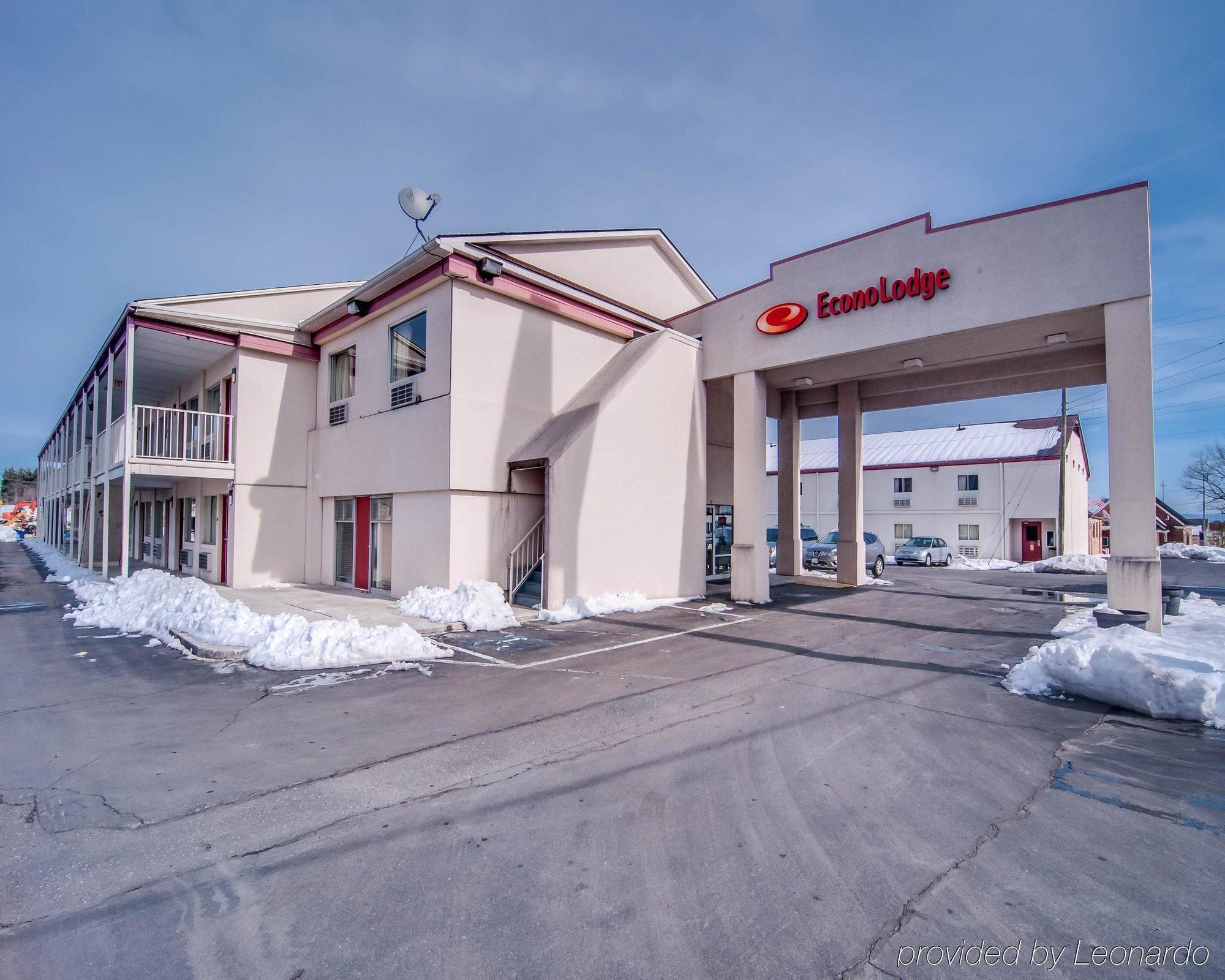 Econo Lodge East Staunton Bagian luar foto
